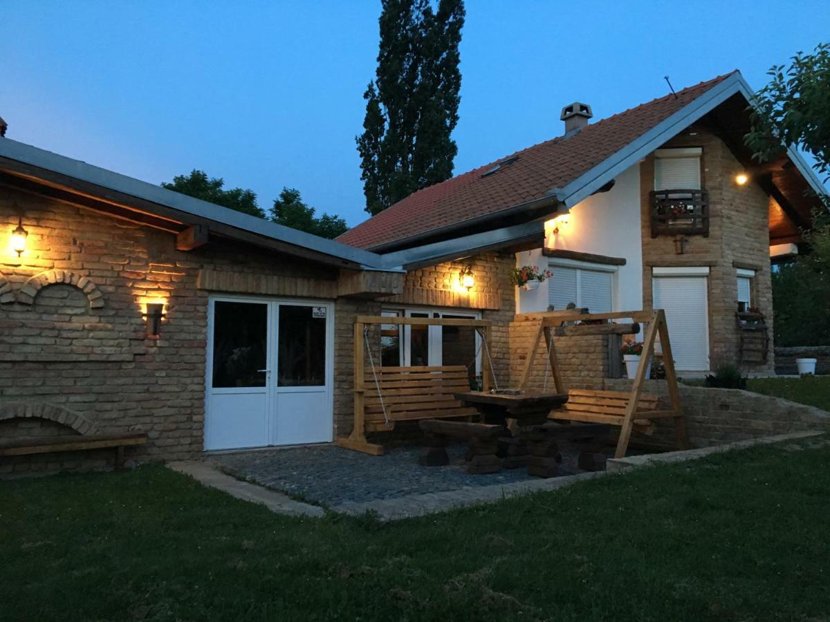 Matanovi Dvori Villa Slavonski Brod Luaran gambar